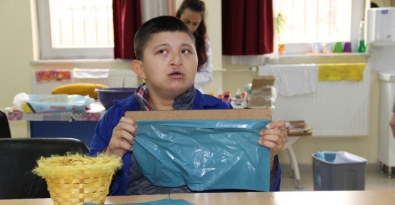 Galoşlar özel çocuklardan