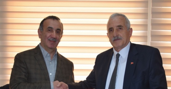 Giresun İl Genel Meclis Başkanı Mürşit Gürel’e muhtarlardan teşekkür plaketi