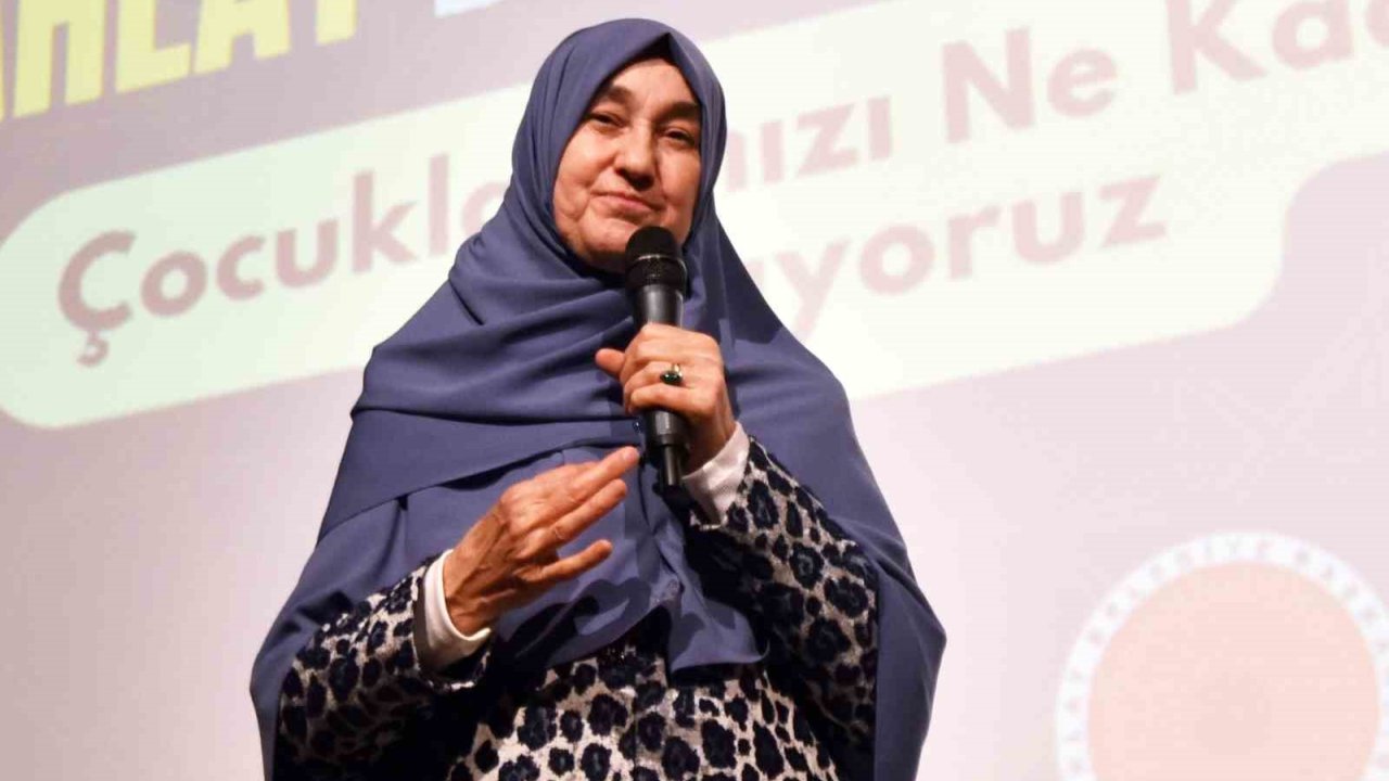 Yazar Saliha Erdim, Ahlat’ta Söyleşide Bulundu