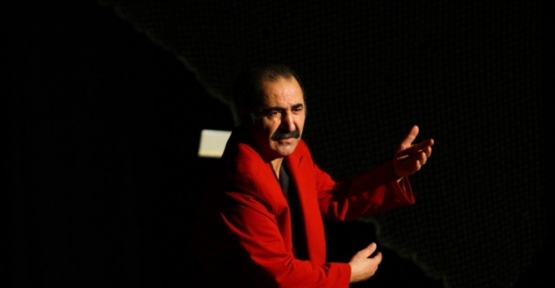 “Bavulumdaki hikayeler” adlı tiyatro oyunu izleyenlerden tam not aldı