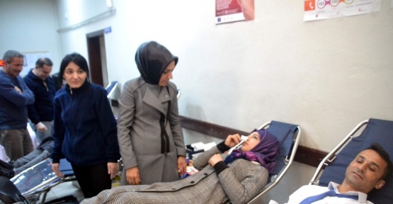 Aile Destek Merkezinden kan bağışı