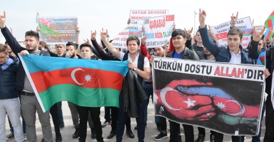 Aksaray’da Hocalı Katliamı kurbanları anıldı