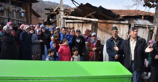 Derede boğulan baba ve oğlu son yolculuklarına uğurlandı