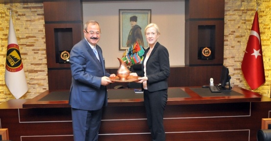 ABD Adana konsolosu Linde Stuart Specht, GSO Başkanı Adil Konukoğlu’nu ziyaret etti