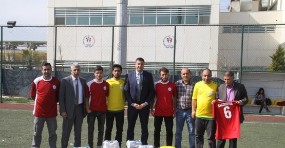 Basınspor’a malzeme yardımı