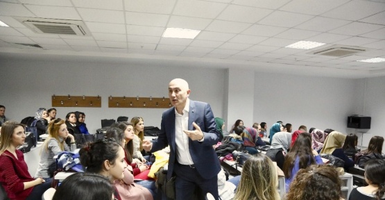 HKÜ Rektörü Prof. Dr.Tamer Yılmaz, tüm öğrencileriyle birebir iletişim kuruyor