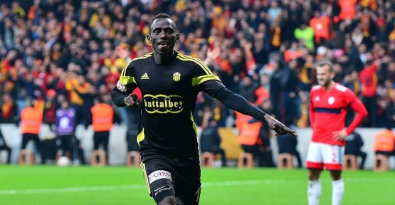 Diabang Dialiba atıyor, Evkur Yeni Malatyaspor şampiyonluğa koşuyor