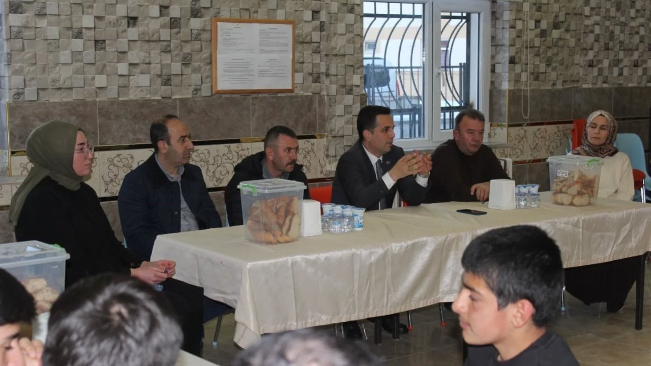 Kaymakam Şahin Söyleşide Öğrencilerle Buluştu