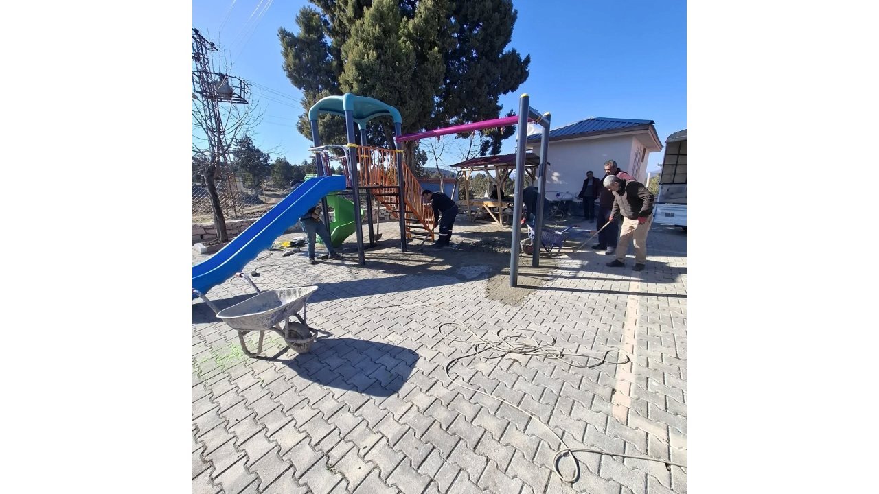 Saimbeyli’de Başkan Çocuklara Verdiği Sözü Tuttu, Parklar Kurdu