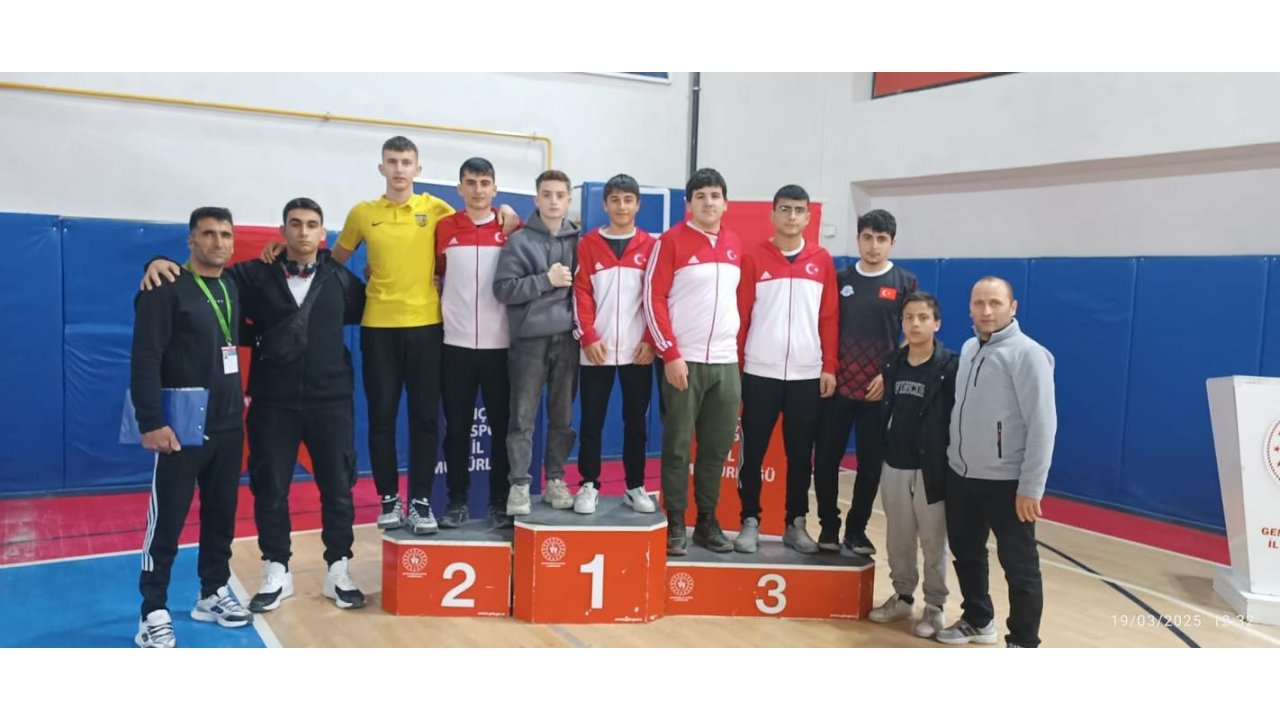 Meslek Lisesi Öğrencileri Bilek Güreşinde Final Turuna Yükseldi