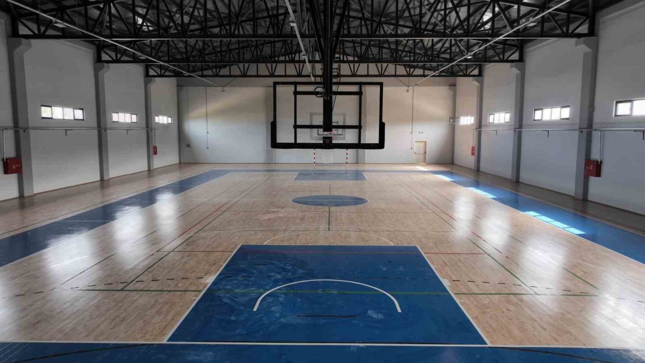 Gemlik Spor Salonu Açılış İçin Gün Sayıyor