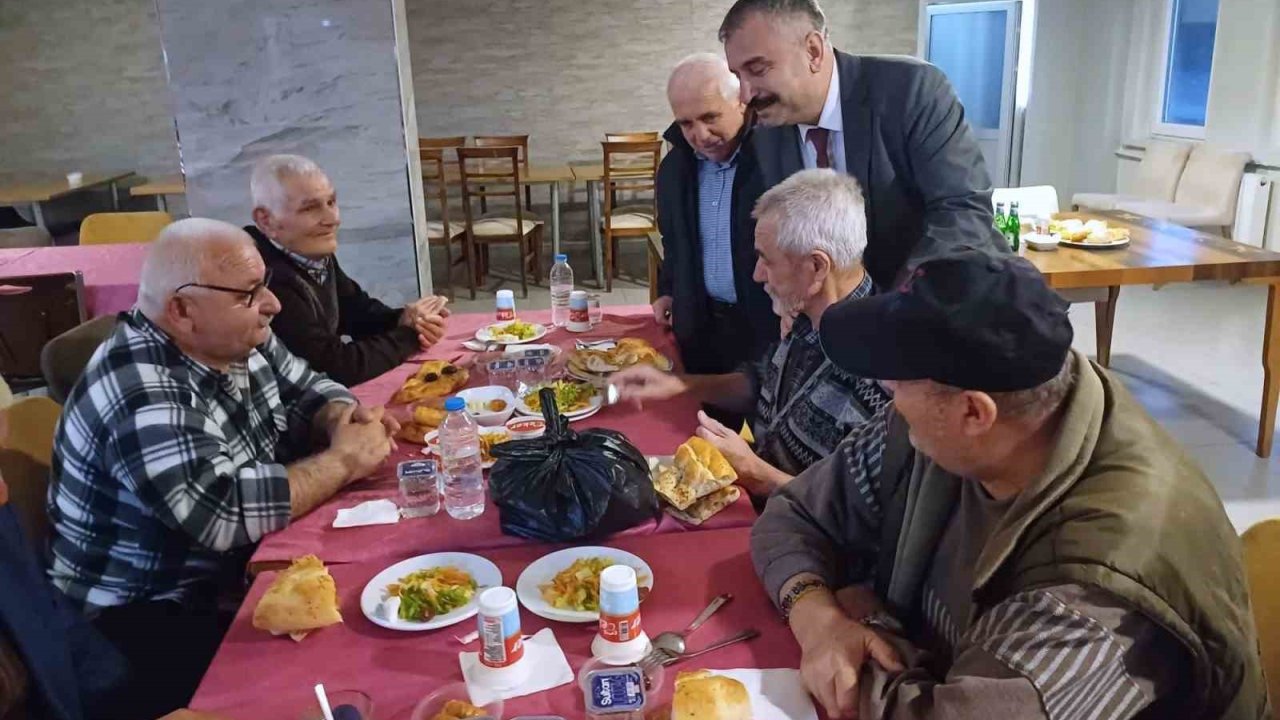 Aile Ve Sosyal Politikalar İl Müdürlüğü Ekipleri Yaşlıları Unutmadı