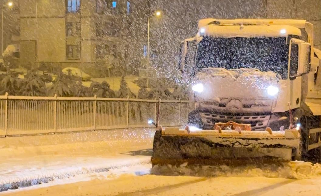 Elazığ’da Karla Mücadele Ekipleri Çalışmalarını Sürdürüyor