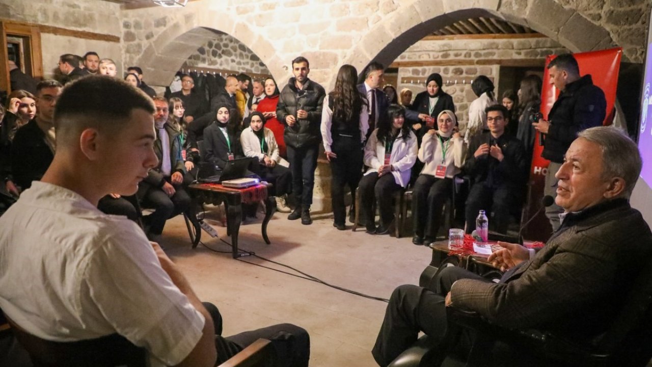 Hulusi Akar, Mektep Melikgazi’de Tecrübelerini Paylaştı