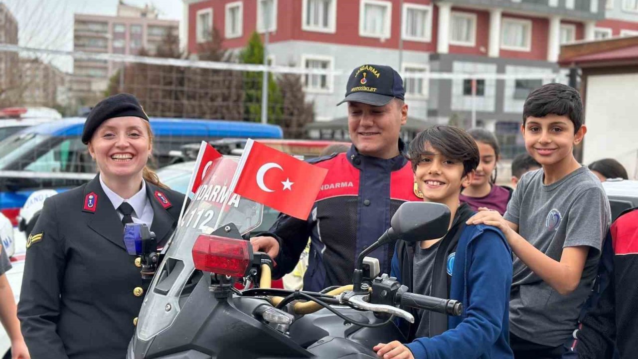 Öğrenciler Jandarmayı Yakından Tanıdı