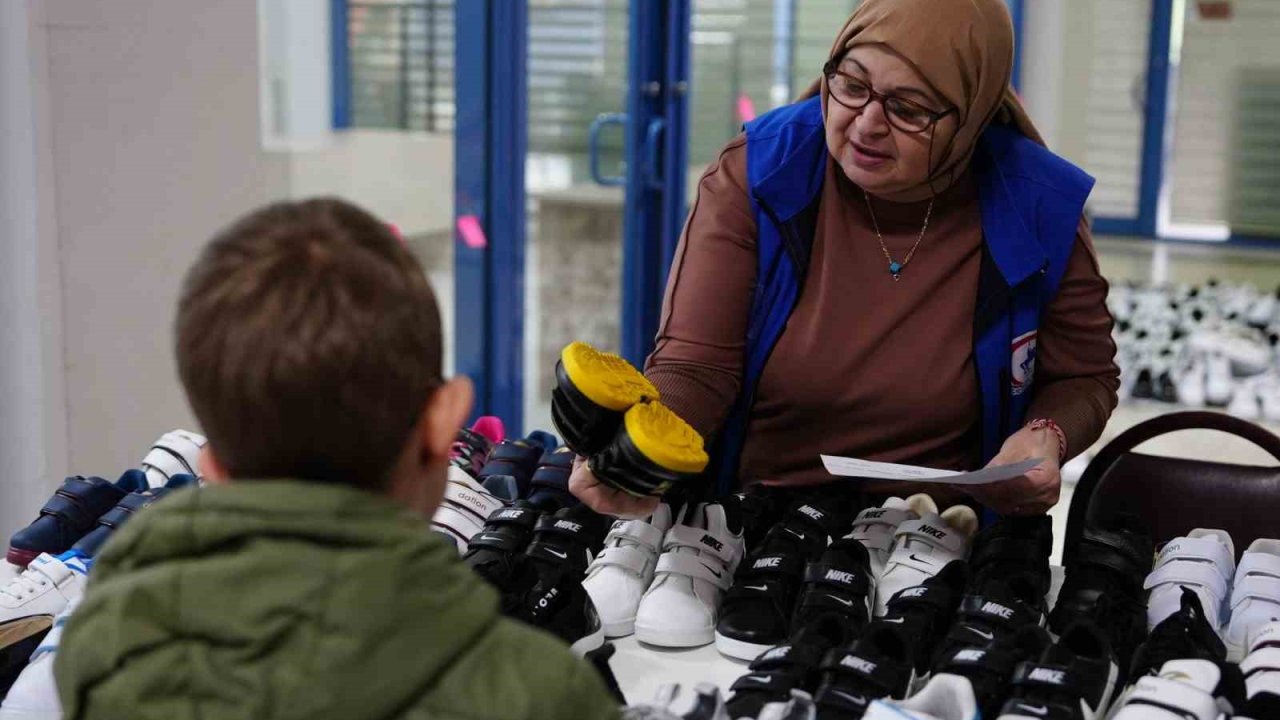 Düzce Belediyesi Bu Bayram Da Çocukları Sevindirdi