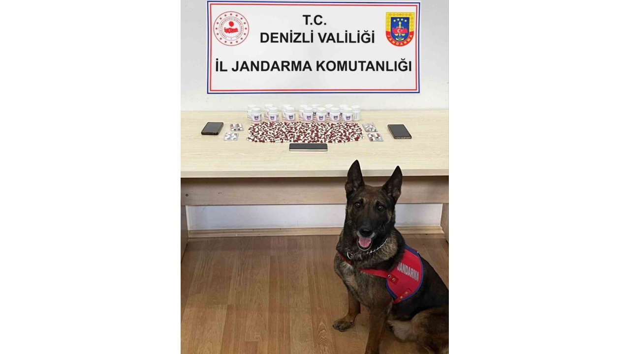 Binlerce Uyuşturucu Hapla Yakalanan 2 Şüpheli Tutuklandı