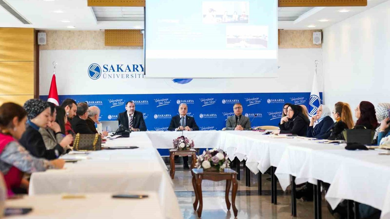 Sakarya Üniversitesinin Toplumsal Katkı Süreçleri Çalıştayda Değerlendirildi