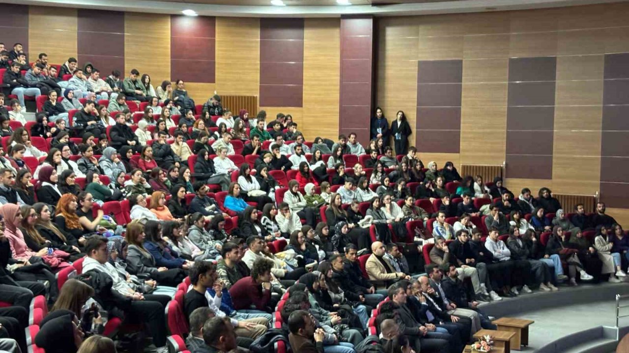 Türkiye’nin İlk Deneyimsel Test Pilotu Üniversite Öğrencileriyle Buluştu