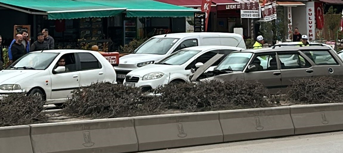 Bilecik’te Zincirleme Trafik Kazası; 1 Yaralı