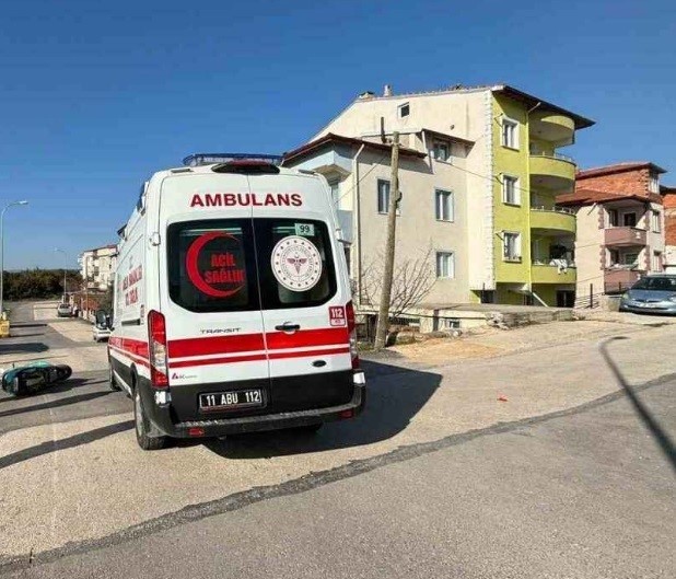 Motosiklet Otobüse Çarptı, Sürücüsü Yaralandı