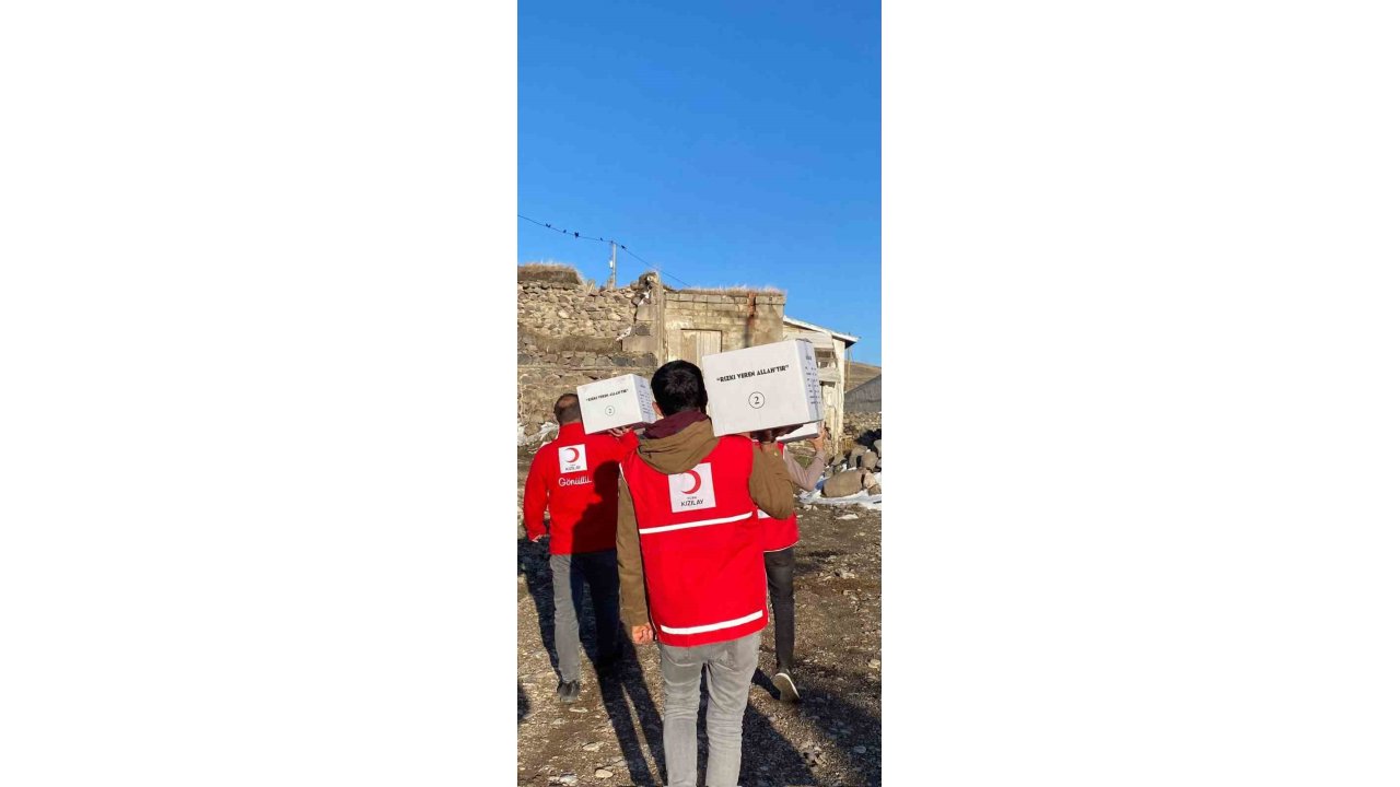 Türk Kızılay Ağrı’da Hayırseverlerin Bağışlarını İhtiyaç Sahiplerine Ulaştırıyor