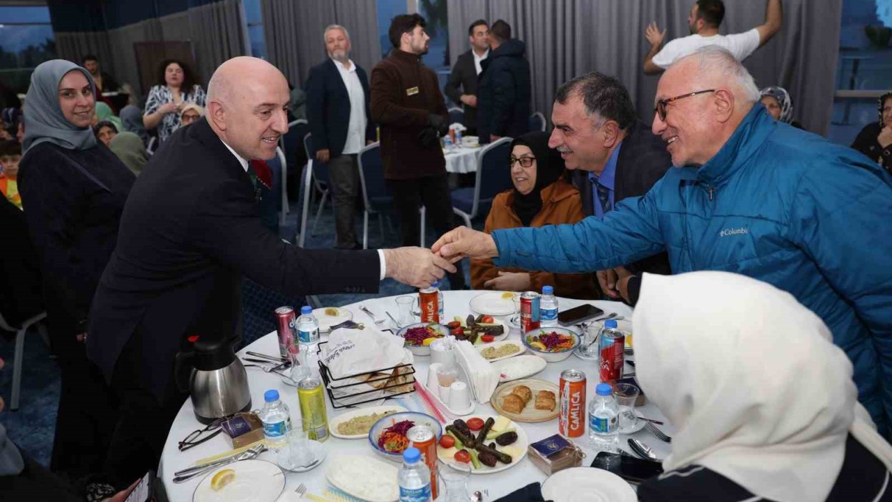 Başkan Bıyık, Darıca’nın Çınarlarıyla Bir Araya Geldi