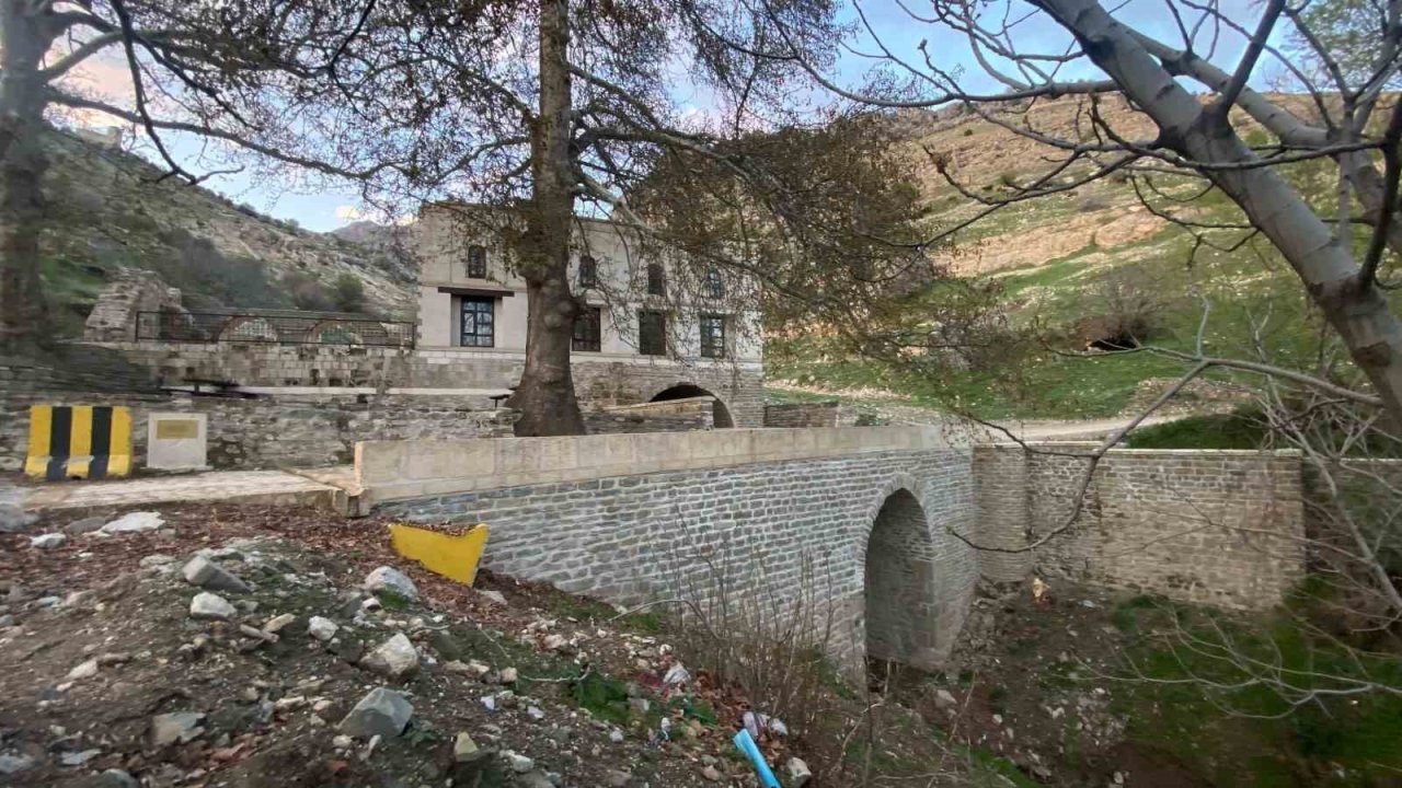 Diyarbakır’da 485 Yıllık Atak Ulu Cami’nin Bakımsızlığı Dikkat Çekiyor