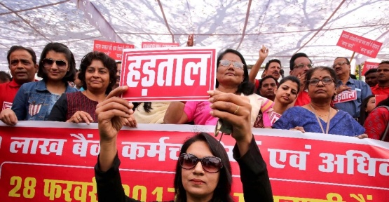 Hindistan’da banka çalışanları genel grevde