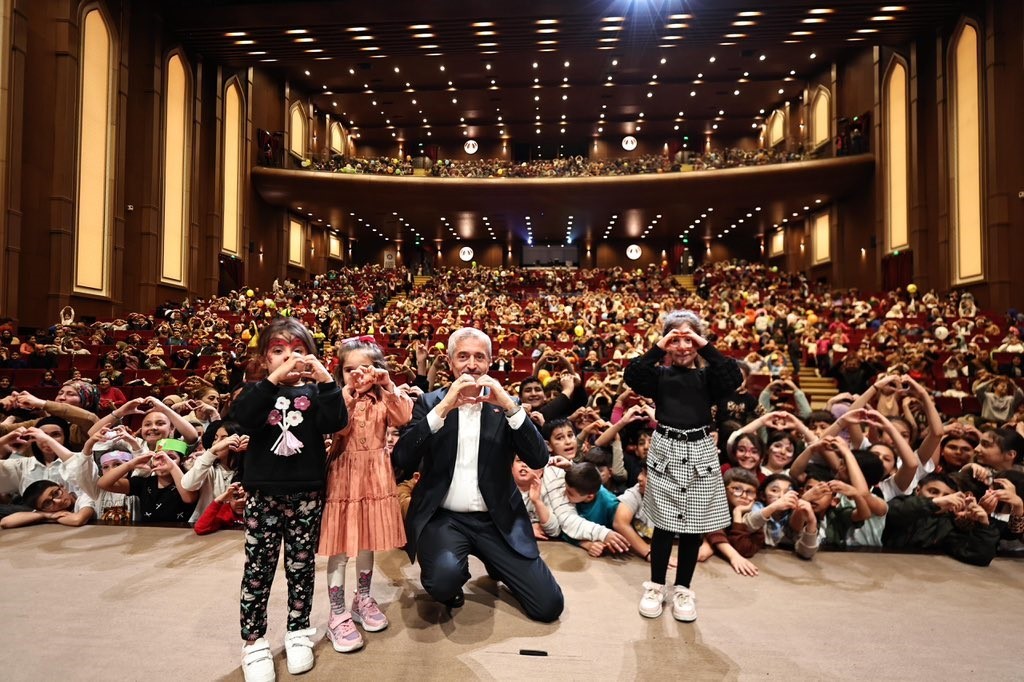 Şahinbey Belediyesi Çocuk Şenliği Kapılarını Açtı