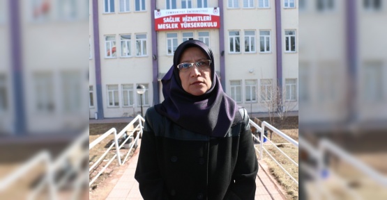 Mezuniyet törenine alınmadığı okulunu 22 yıl sonra ziyaret etti