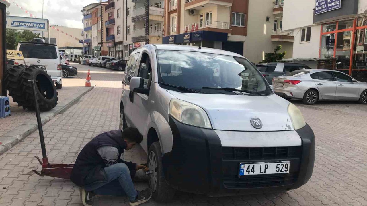 Malatya’da Lastikçilerde Bahar Yoğunluğu