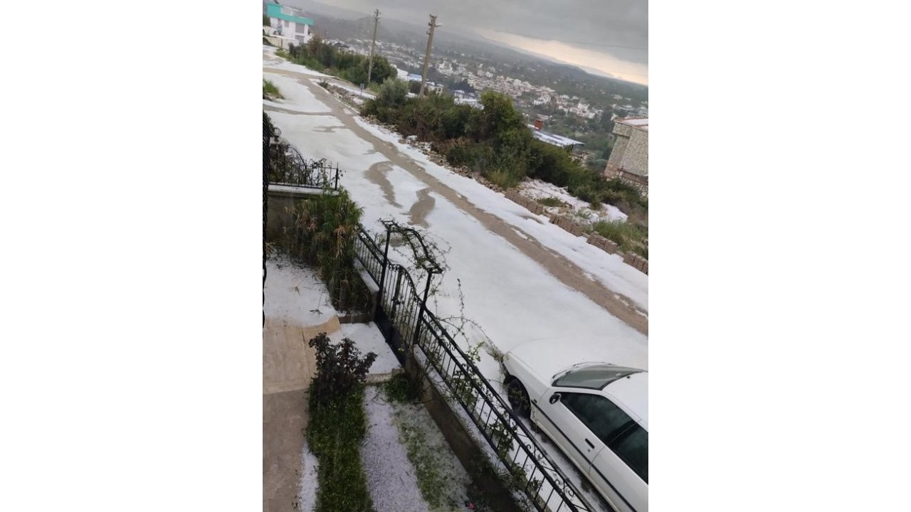 Seferihisar Beyaza Büründü