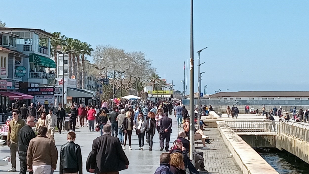 Güneşi Gören Mudanya Sahili’ne Koştu