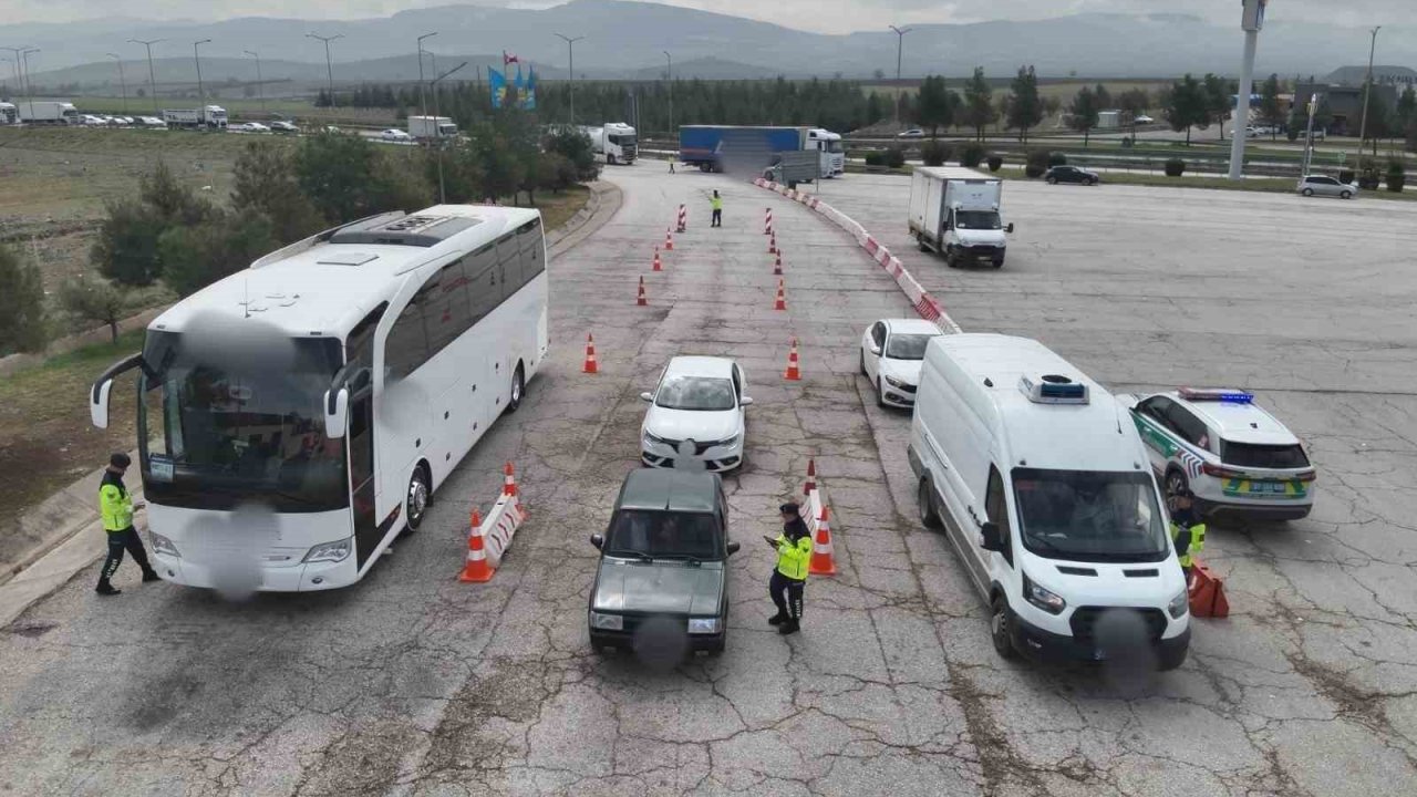 Jandarmadan Dron Destekli Trafik Denetiminde 23 Sürücüye Ceza