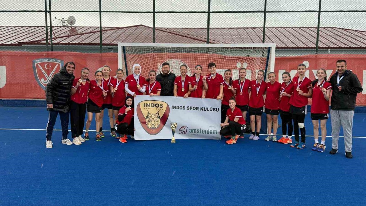 Acıpayamlı Kızlar Süper Lig Biletini Aldı