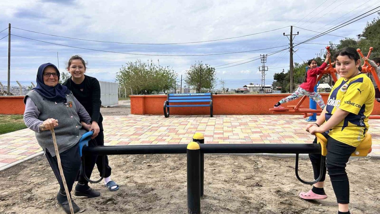 Park Hayali Gerçekleşen 77 Yaşındaki Gazi Eşi Torunlarıyla Doyasıya Eğlendi