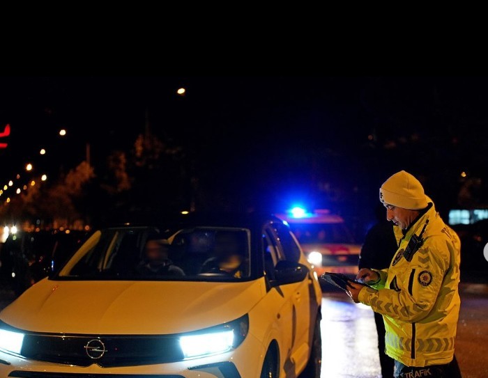 Isparta’da Asayiş Ve Trafik Denetimi: 21 Sürücüye Ceza