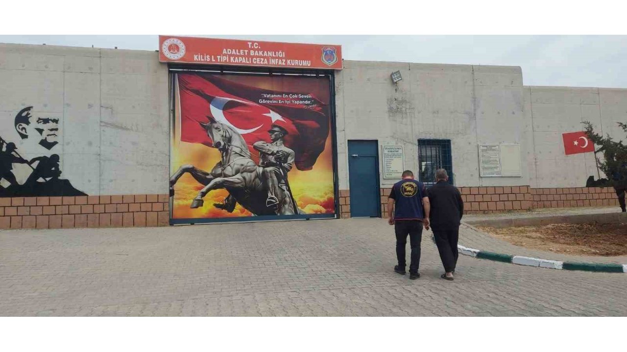 Kilis’te Vergi Suçundan Aranan Şahıs Yakalandı