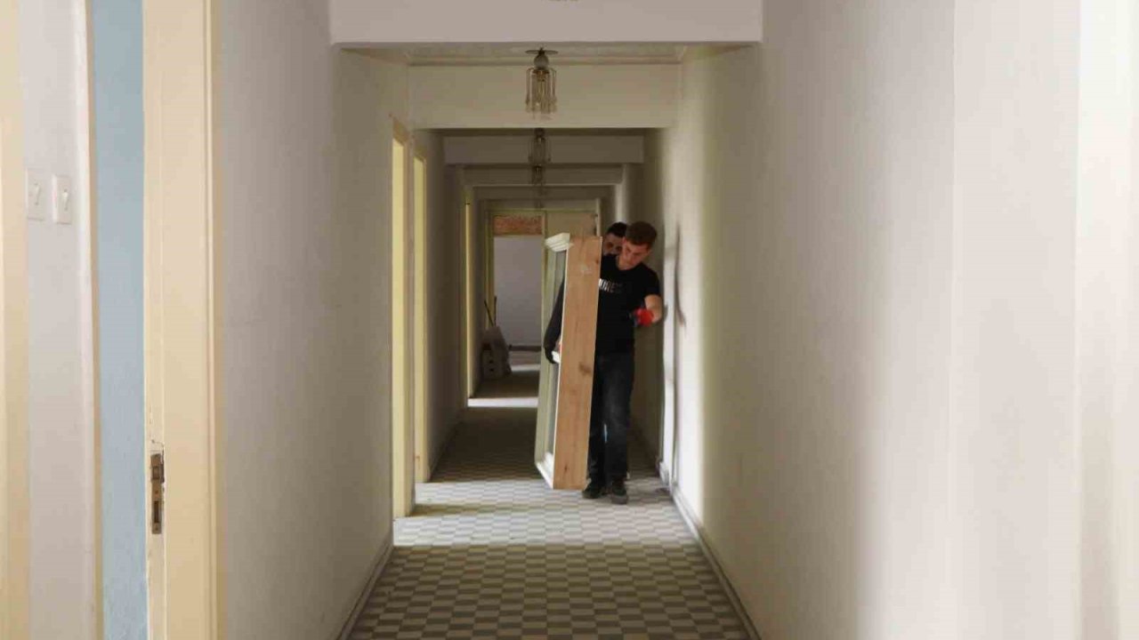 Söke’de Tarihi Binasının Otel Kısmında Yenileme Çalışmaları Başladı