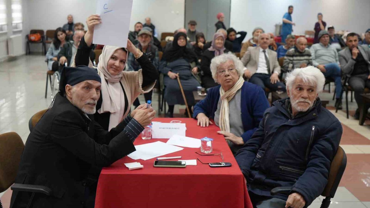 Huzurevi Sakinleri Bilgi Yarışması: Hem Yarıştılar Hem Eğlendiler