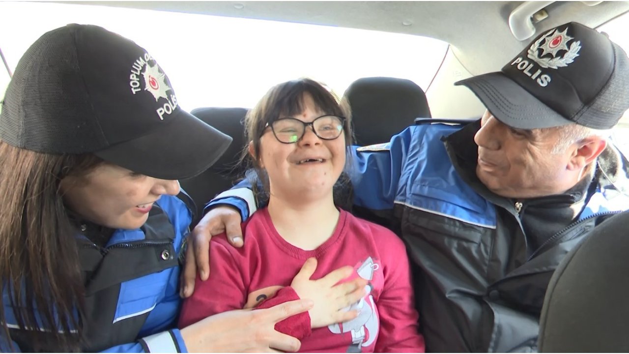 Down Sendromlu İnzile Polis Oldu, Heyecanı Herkesi Mutlu Etti