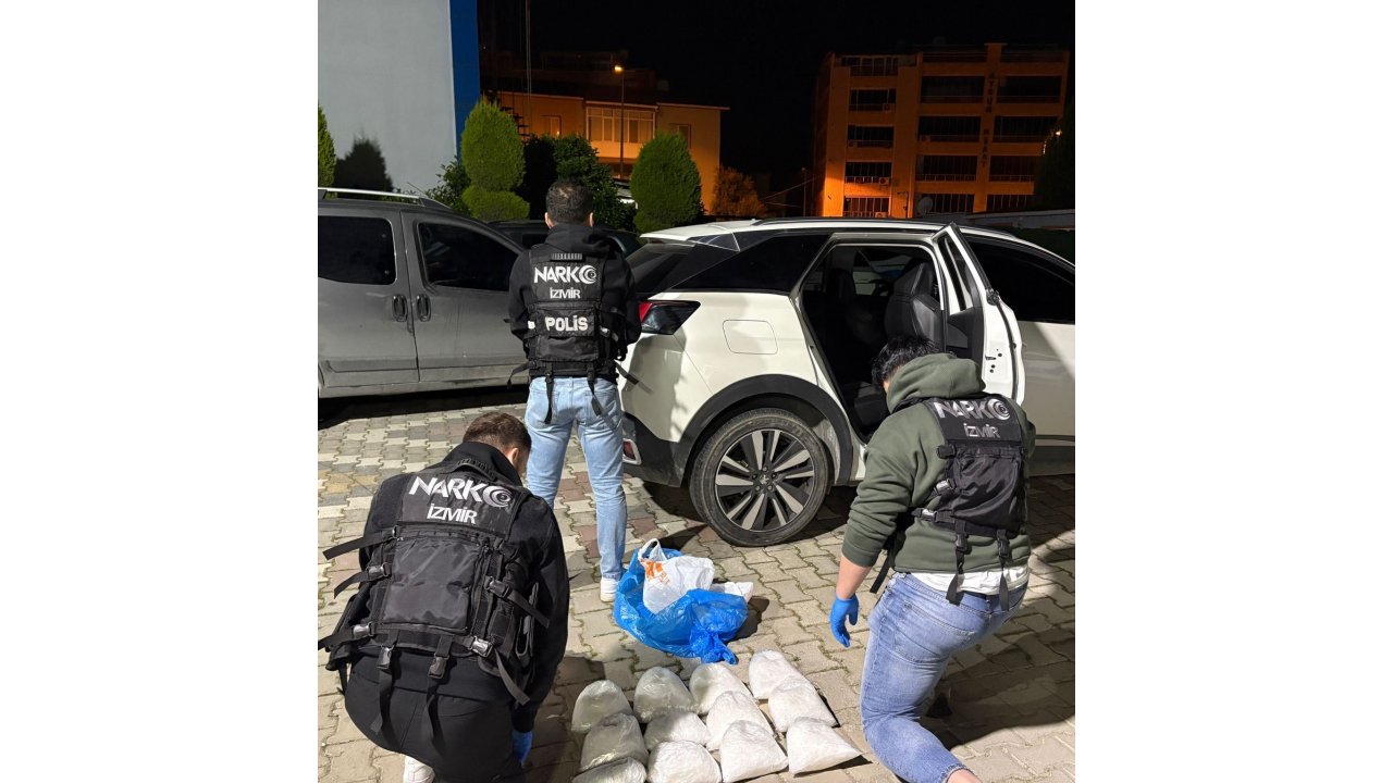 Torbalı’da Polisin Durdurduğu Araçtan Metamfetamin Çıktı