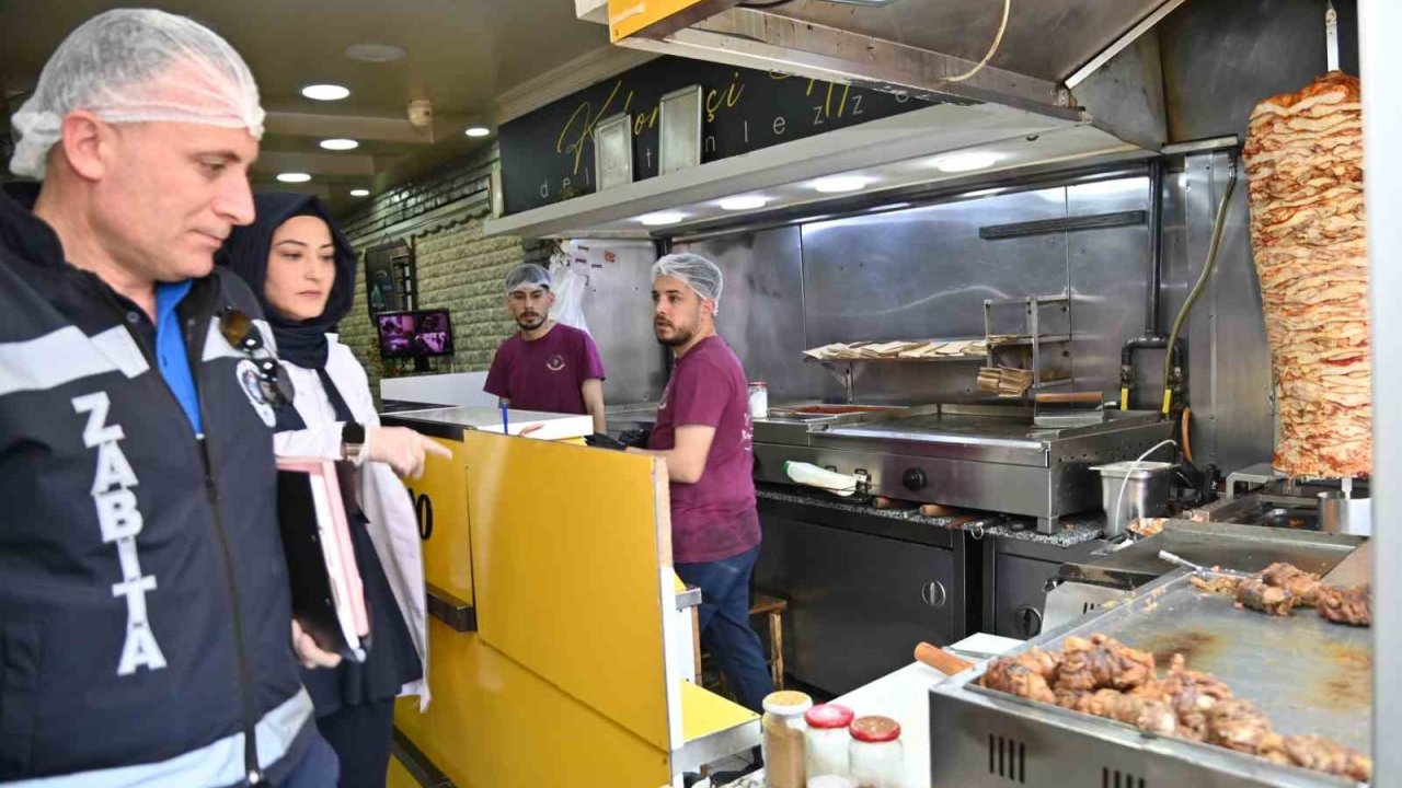 Manisa Zabıtasından Dönercilere Denetim