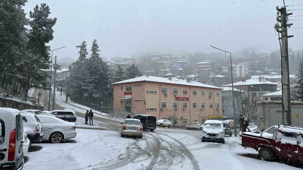 Çorum’un 3 İlçesinde Eğitime Kar Engeli