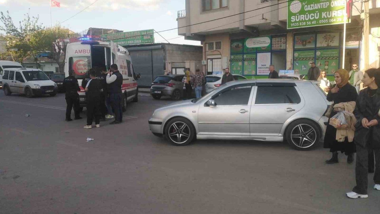 Otomobile Çarpan Motosiklet Sürücüsü Yaralandı