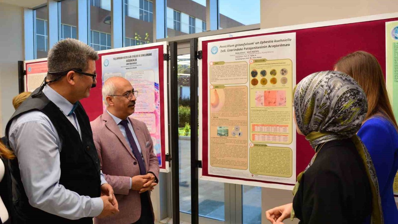 Dünya Biyologlar Günü Coşkuyla Kutlandı