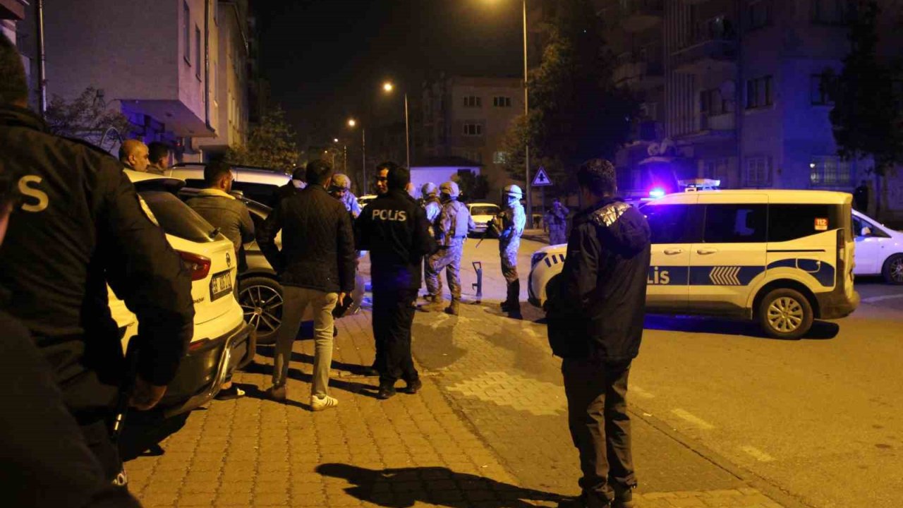 Tüfekle Etrafa Ateş Açan Şahıs 3 Saatte İkna Edildi