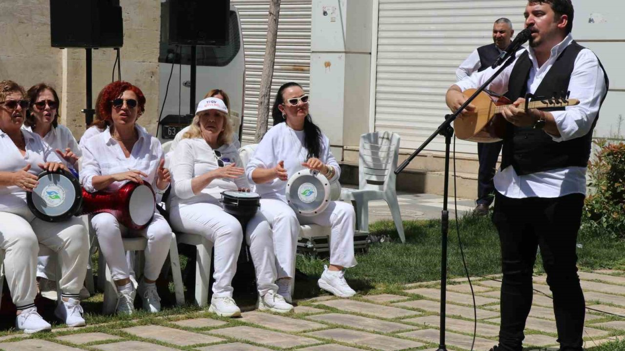 Büyükşehir Belediyesi, Beyaz Melekleri Urfalılarla Buluşturdu