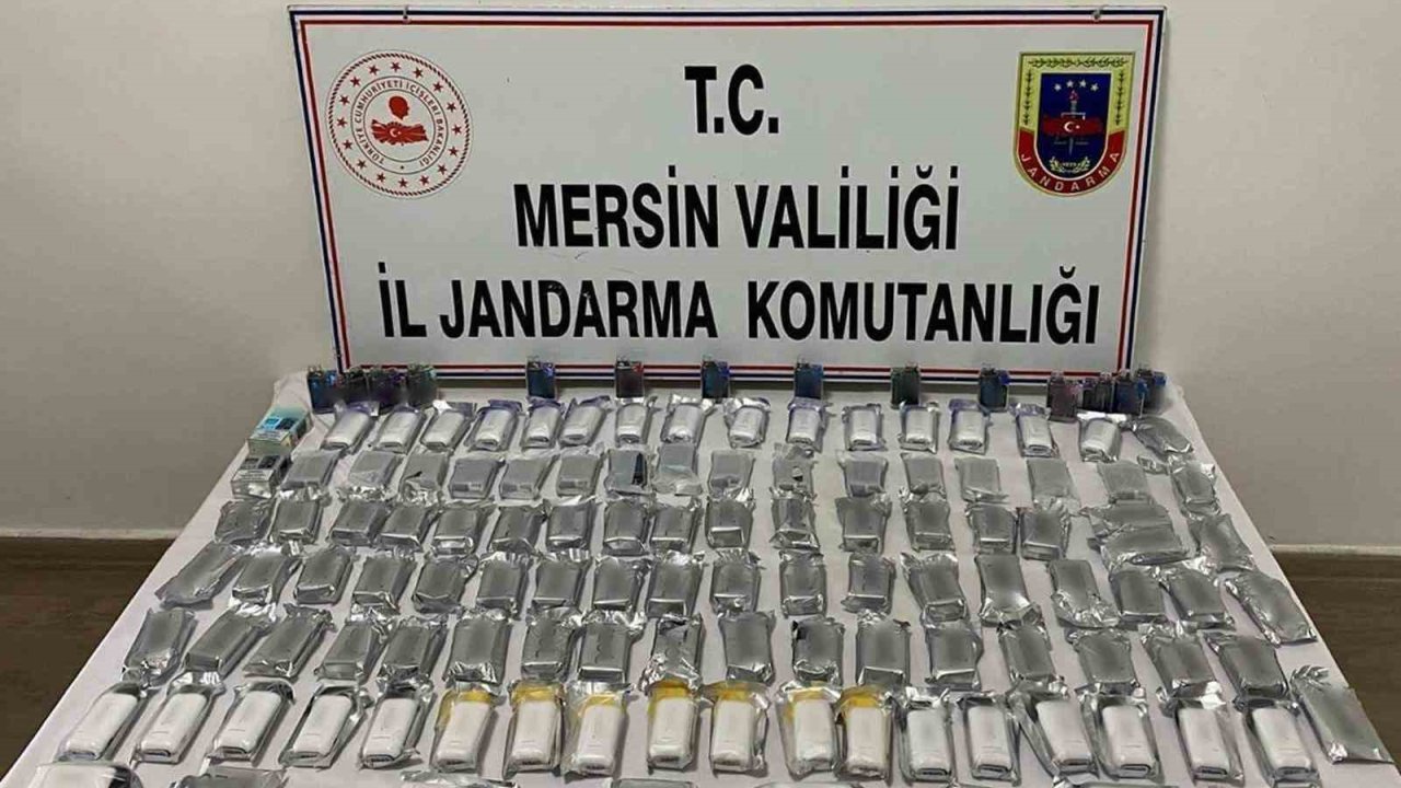 Mersin’de Kaçak Sigara Ticareti Yapan 3 Şüpheli Yakalandı